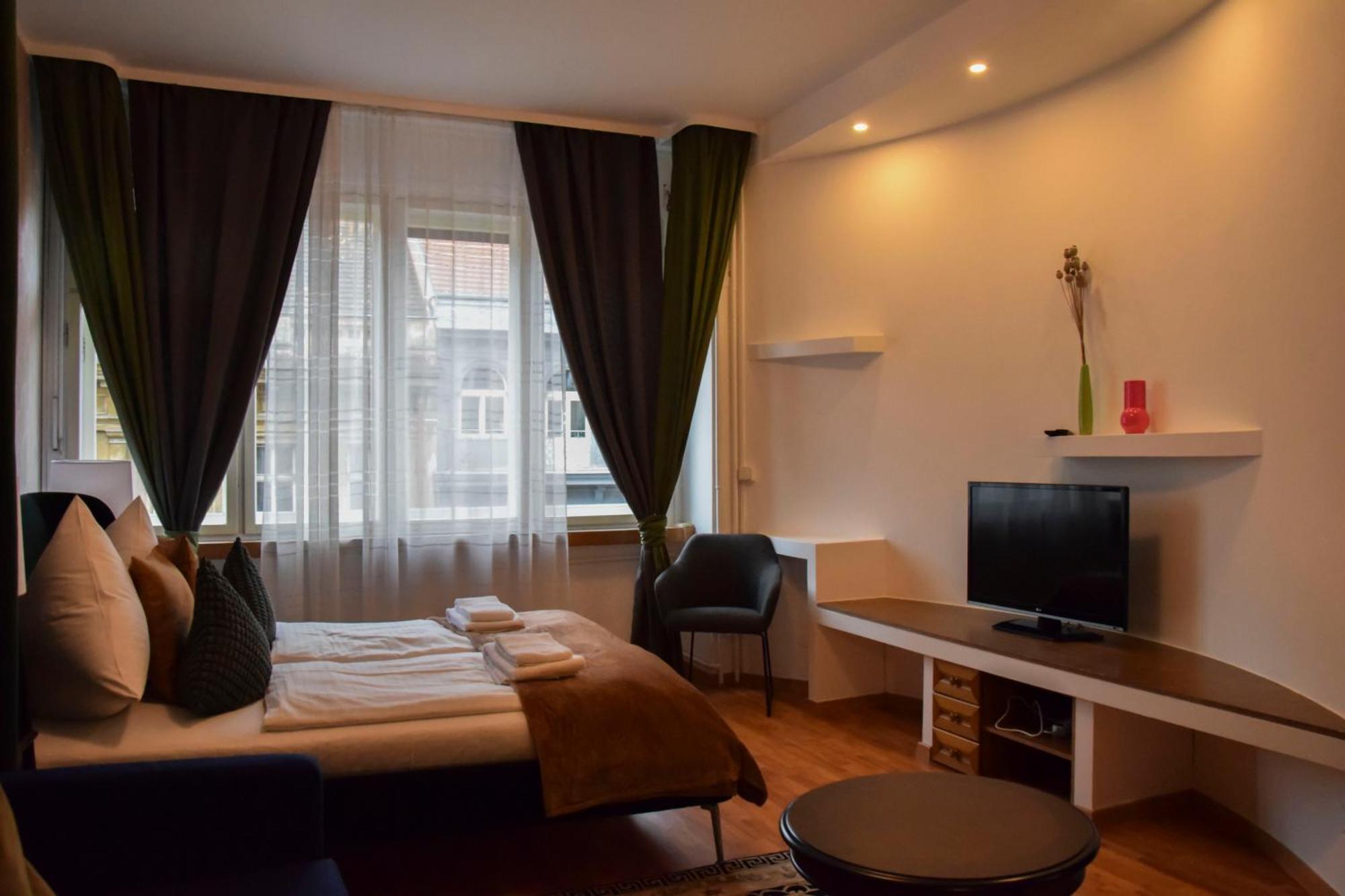 Main Prague Square Apartments Sauna And Fireplace Eksteriør bilde